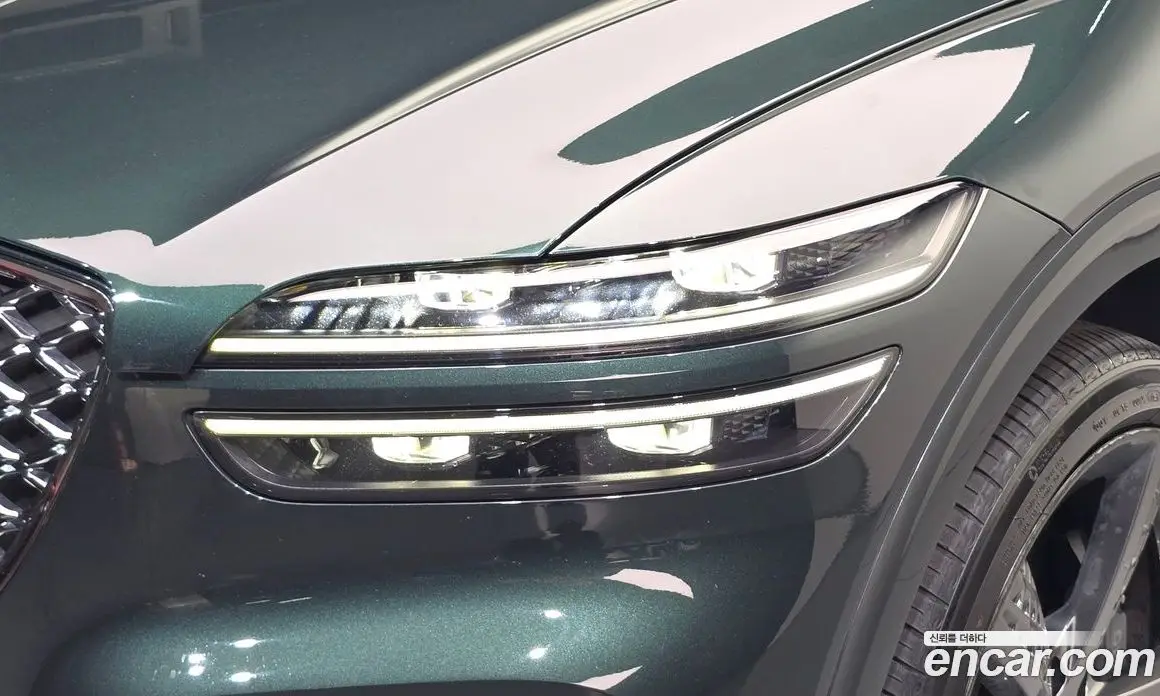 Genesis GV70 2023 2.5 автомат (гидро), фото 8 Genesis GV70 2023 2.5 автомат (гидро), фото 8
