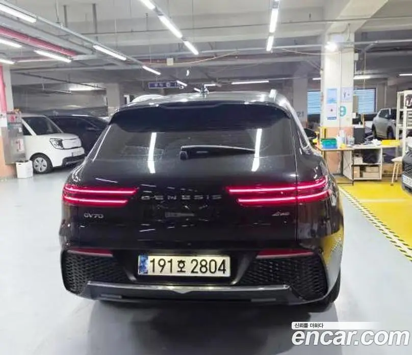 Genesis GV70 2023 2.2 автомат (гидро), фото 12 Genesis GV70 2023 2.2 автомат (гидро), фото 12