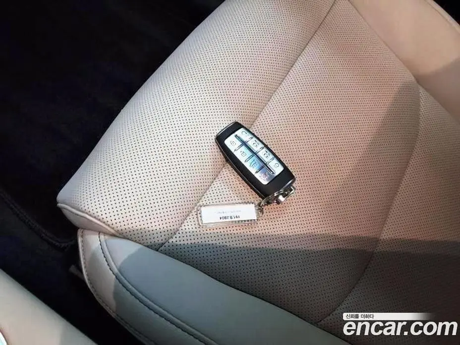 Genesis GV70 2023 2.2 автомат (гидро), фото 16 Genesis GV70 2023 2.2 автомат (гидро), фото 16