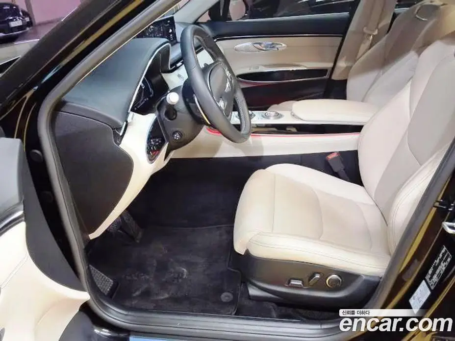 Genesis GV70 2023 2.2 автомат (гидро), фото 6 Genesis GV70 2023 2.2 автомат (гидро), фото 6