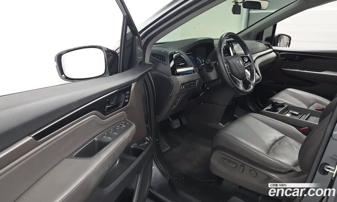 Honda Odyssey 2018 3.5 автомат (гидро), фото 12 Honda Odyssey 2018 3.5 автомат (гидро), фото 12