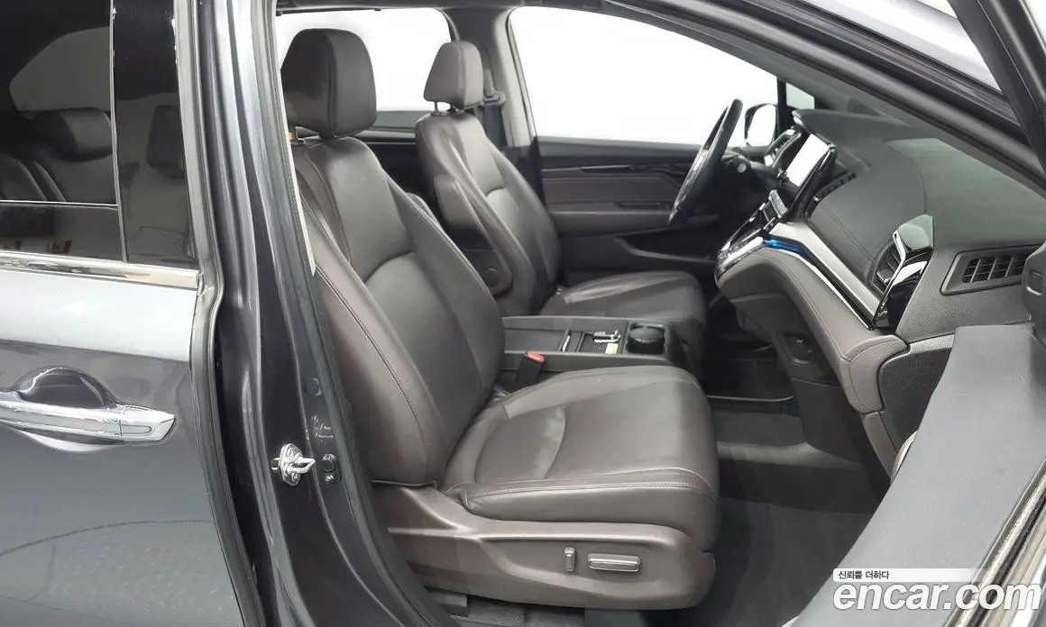 Honda Odyssey 2018 3.5 автомат (гидро), фото 15 Honda Odyssey 2018 3.5 автомат (гидро), фото 15