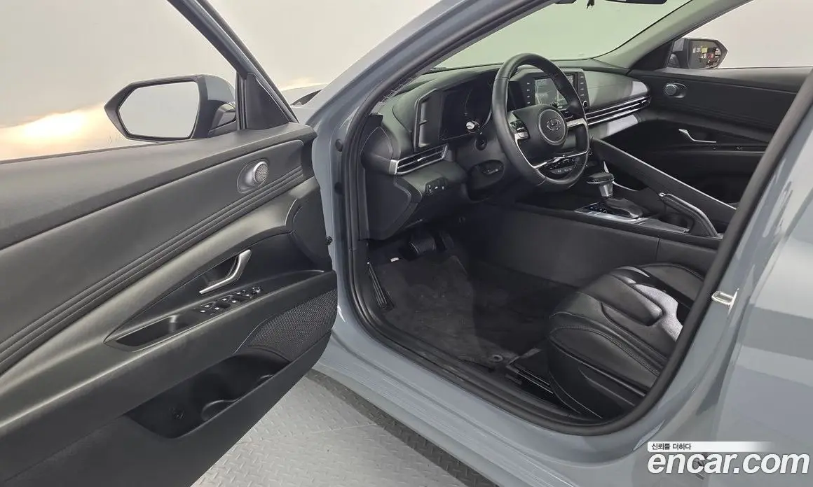Hyundai Avante 2021 1.6 автомат (гидро), фото 13