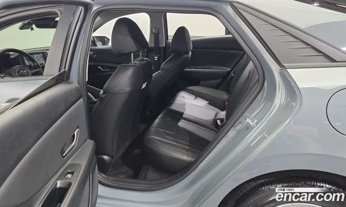 Hyundai Avante 2021 1.6 автомат (гидро), фото 17