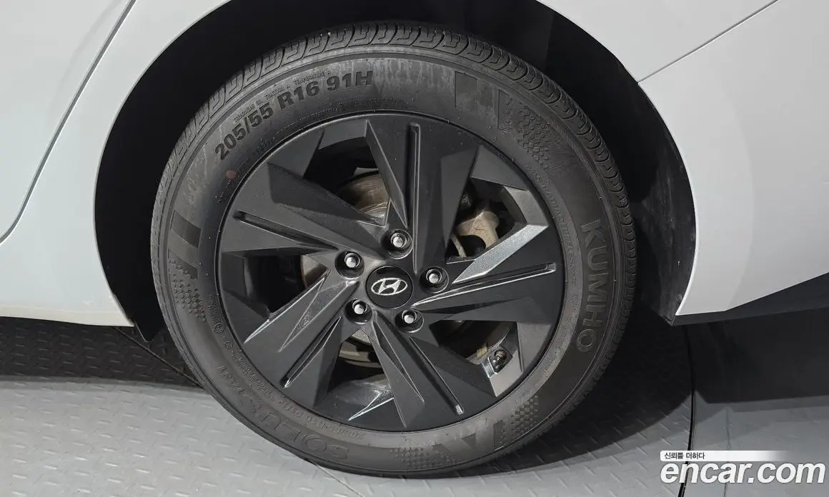Hyundai Avante 2022 1.6 автомат (гидро), фото 7