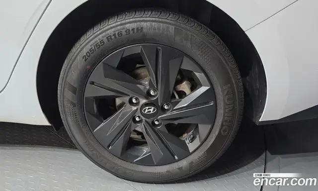 Hyundai Avante 2022 1.6 автомат (гидро), миниатюра 7