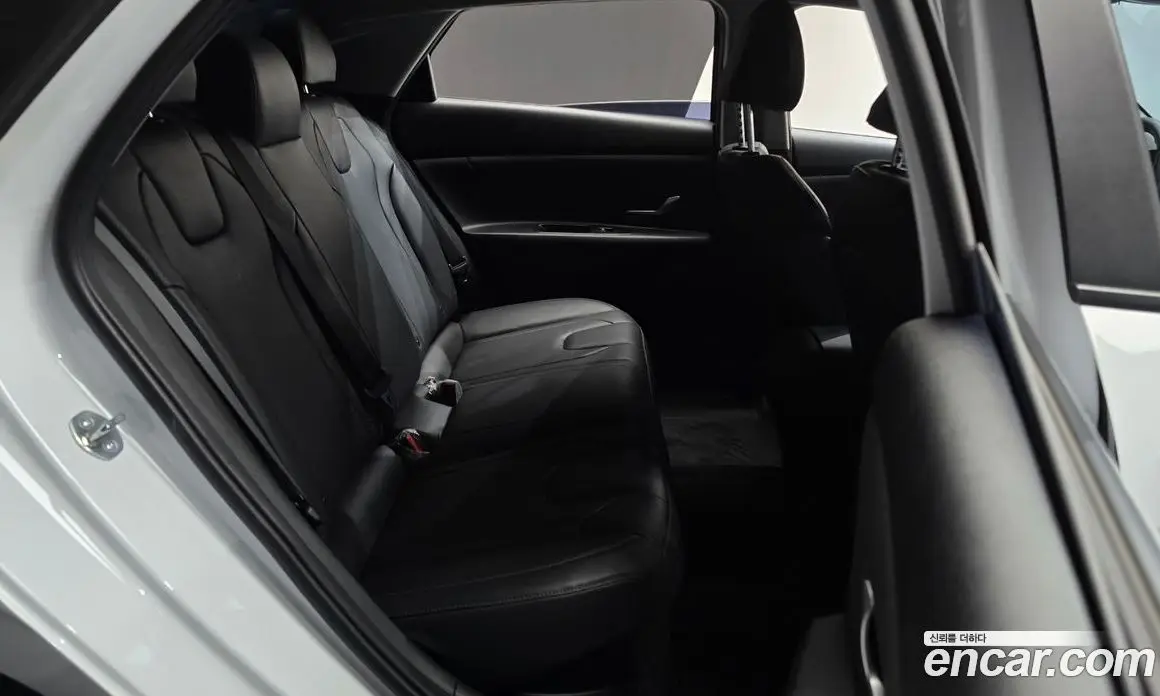 Hyundai Avante 2023 1.6 автомат (гидро), фото 17 Hyundai Avante 2023 1.6 автомат (гидро), фото 17