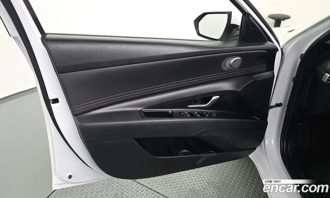 Hyundai Avante 2024 1.6 автомат (гидро), фото 14