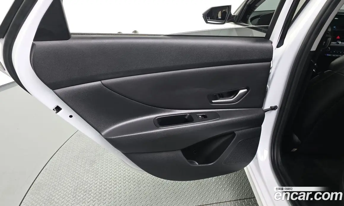 Hyundai Avante 2024 1.6 автомат (гидро), фото 15