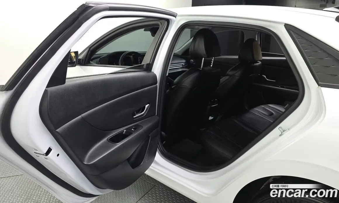 Hyundai Avante 2024 1.6 автомат (гидро), фото 16