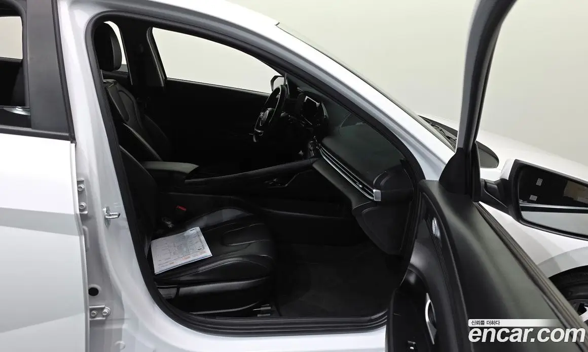 Hyundai Avante 2024 1.6 автомат (гидро), фото 17