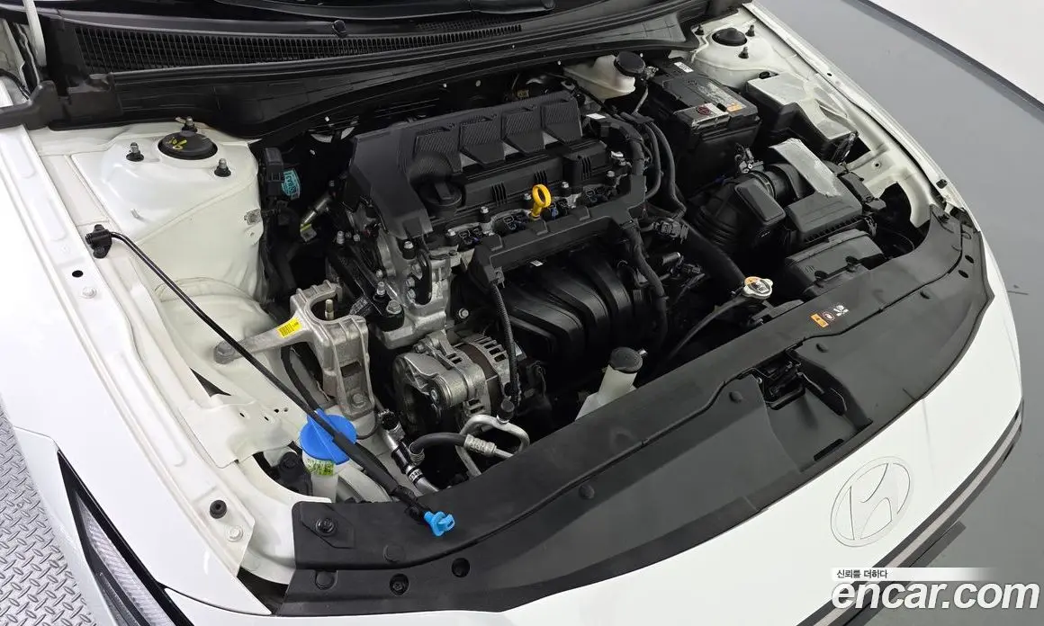 Hyundai Avante 2024 1.6 автомат (гидро), фото 6