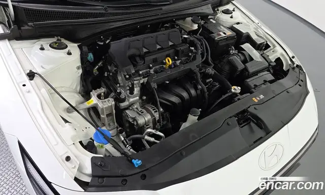 Hyundai Avante 2024 1.6 автомат (гидро), миниатюра 6