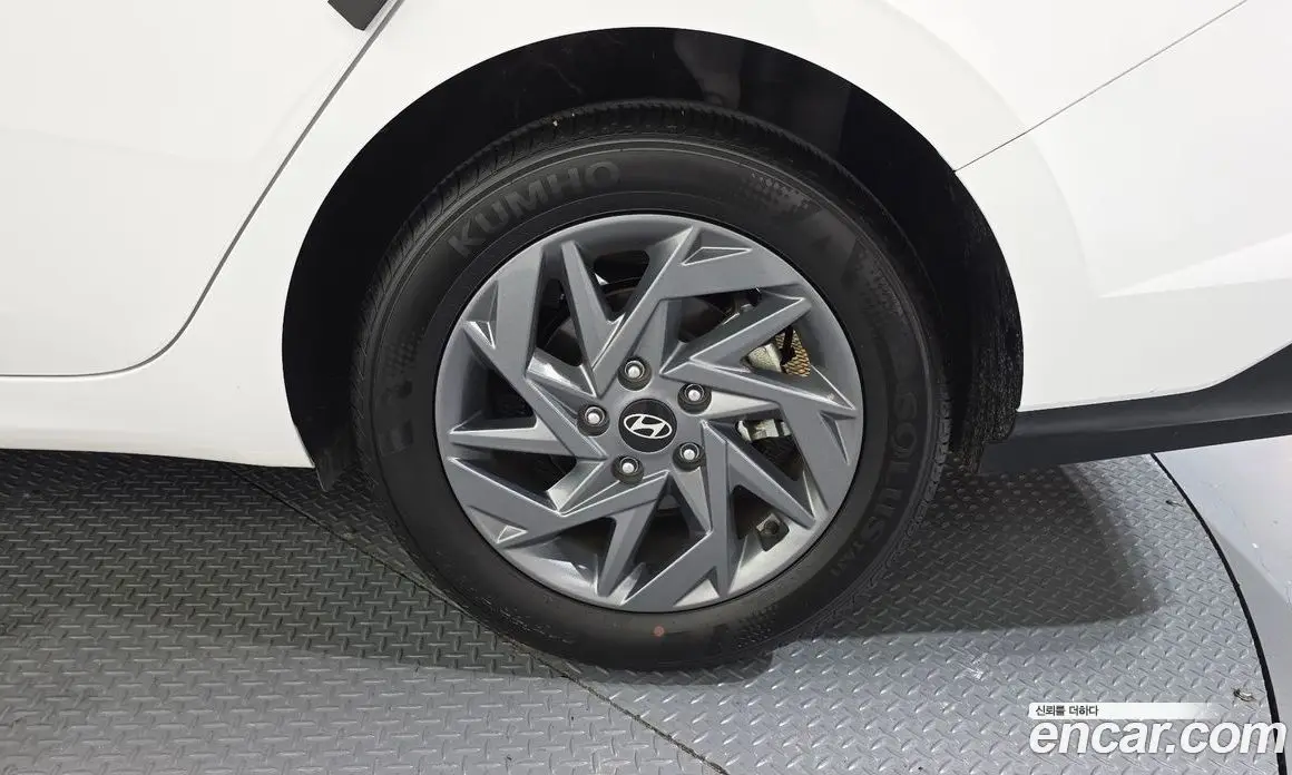 Hyundai Avante 2024 1.6 автомат (гидро), фото 7