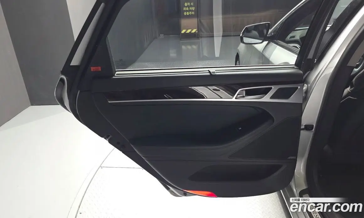 Hyundai Genesis 2015 3.3 автомат (гидро), фото 15