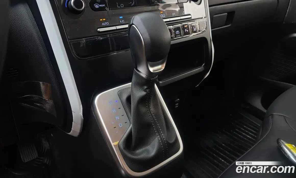 Hyundai Staria 2026 1.6 автомат (гидро), фото 12