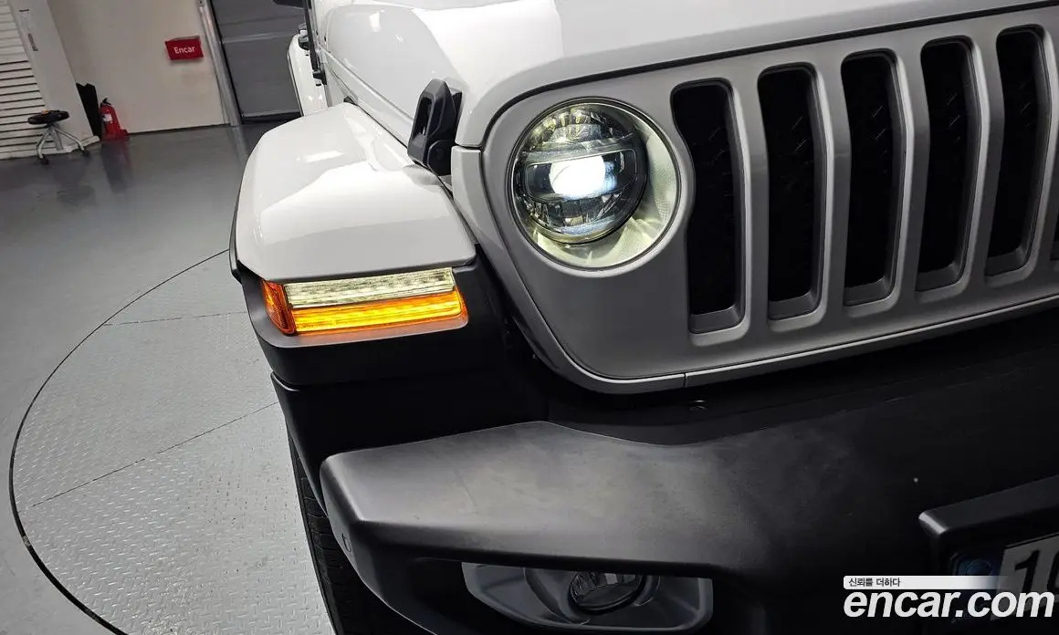 Jeep Wrangler 2021 2.0 автомат (гидро), фото 8