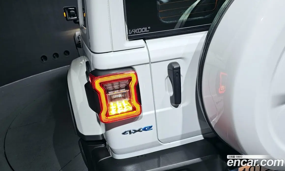 Jeep Wrangler 2021 2.0 автомат (гидро), фото 9