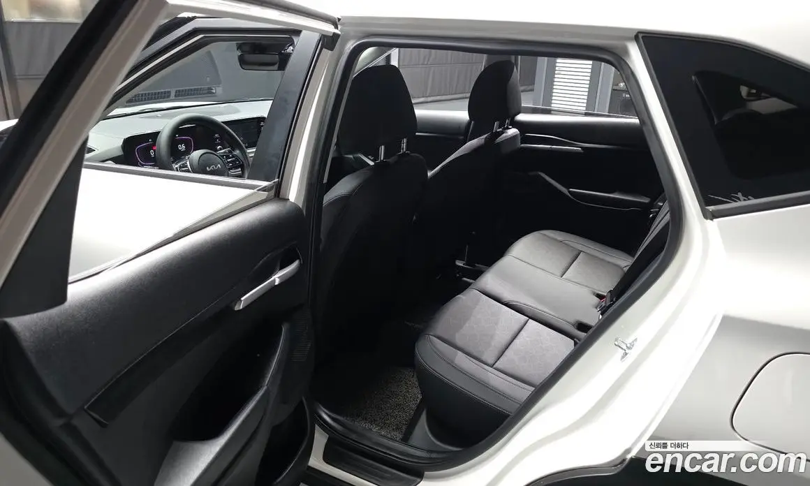 Kia Seltos 2023 1.6 автомат (гидро), фото 16 Kia Seltos 2023 1.6 автомат (гидро), фото 16