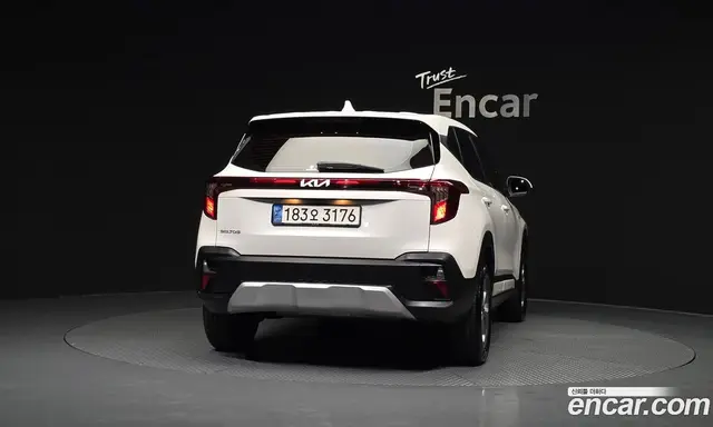 Kia Seltos 2023 1.6 автомат (гидро), миниатюра 4 Kia Seltos 2023 1.6 автомат (гидро), миниатюра 4