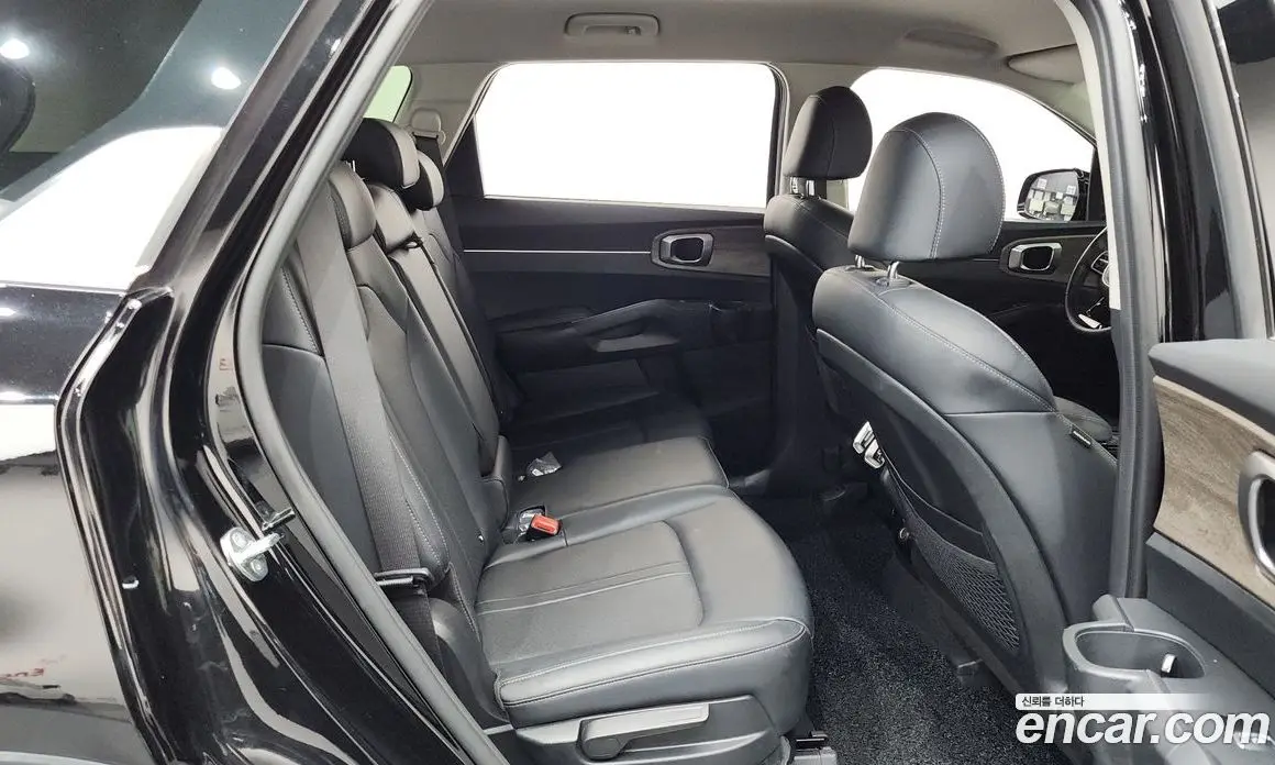 Kia Sorento 2022 2.2 автомат (гидро), фото 17 Kia Sorento 2022 2.2 автомат (гидро), фото 17