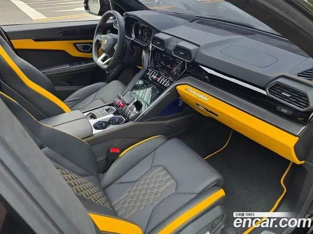 Lamborghini Urus 2024 4.0 автомат (гидро), миниатюра 11