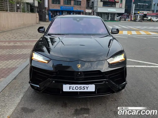 Lamborghini Urus 2024 4.0 автомат (гидро), миниатюра 3