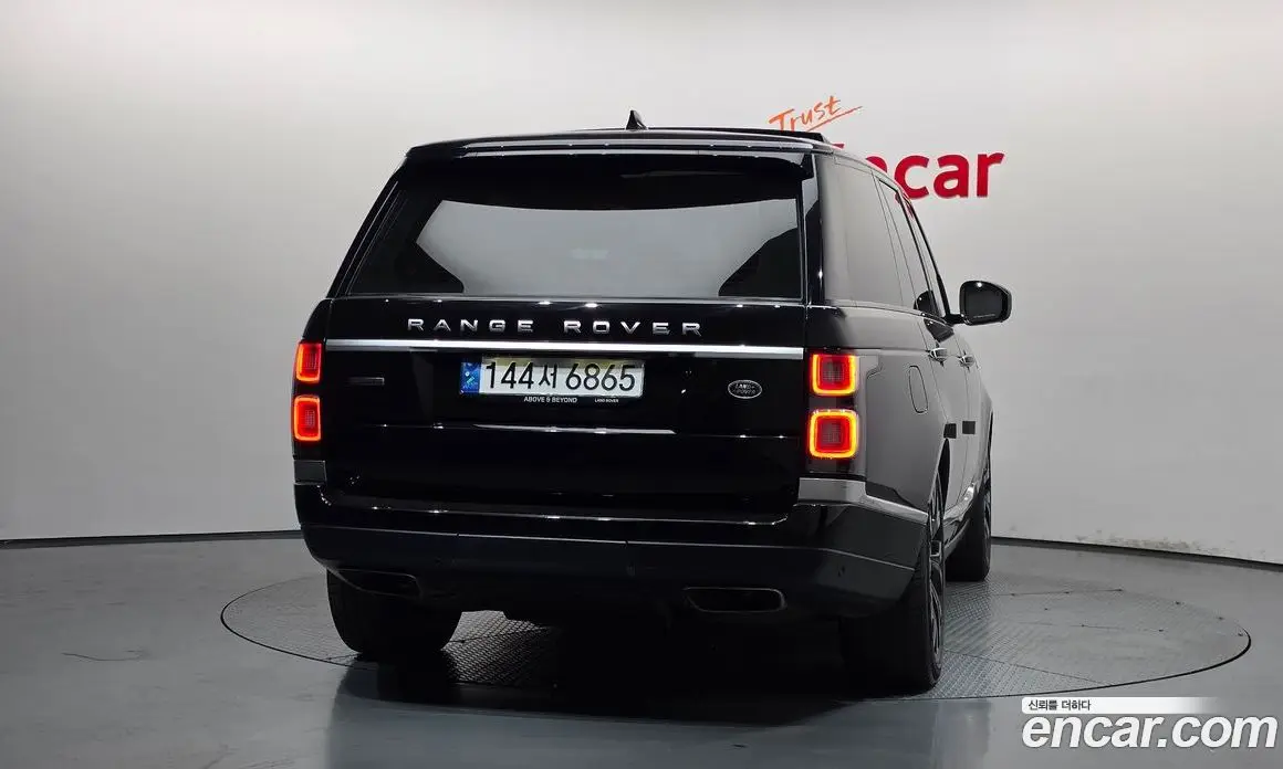 Land Rover Range Rover 2020 4.4 автомат (гидро), фото 4