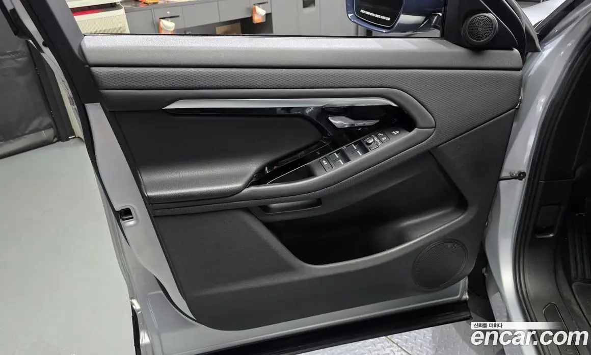 Land Rover Range Rover Evoque 2020 2.0 автомат (гидро), фото 14