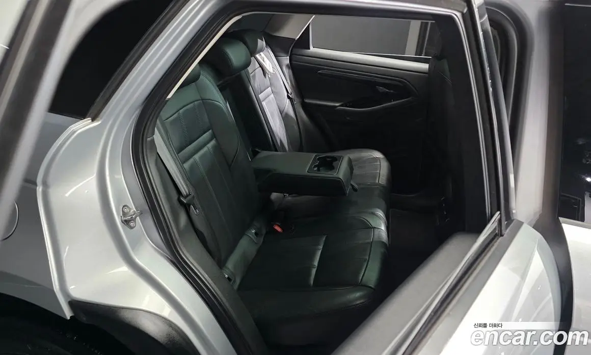 Land Rover Range Rover Evoque 2020 2.0 автомат (гидро), фото 17