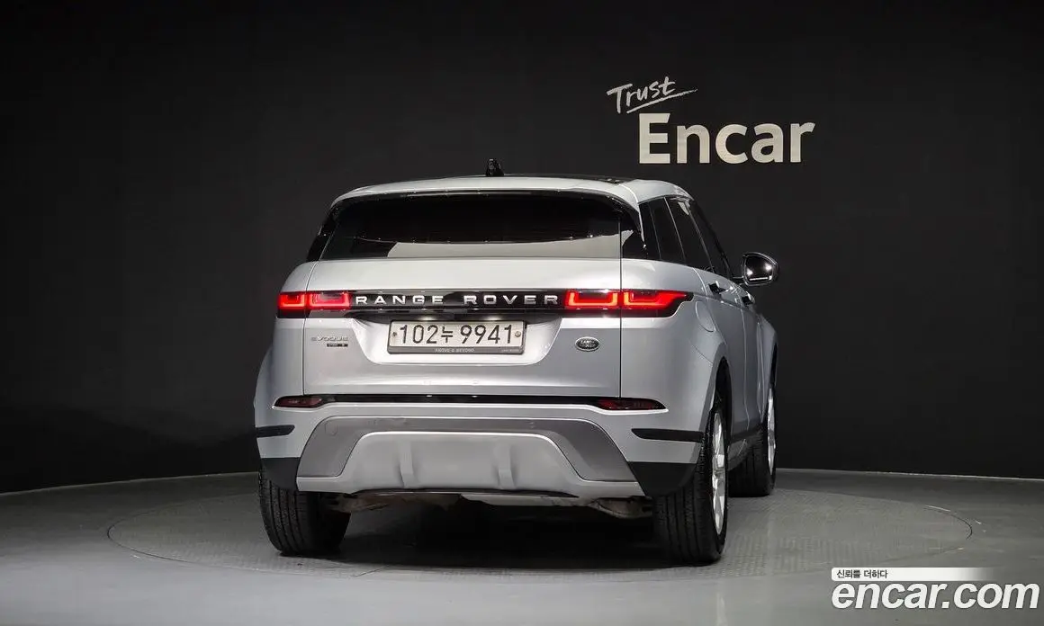 Land Rover Range Rover Evoque 2020 2.0 автомат (гидро), фото 4