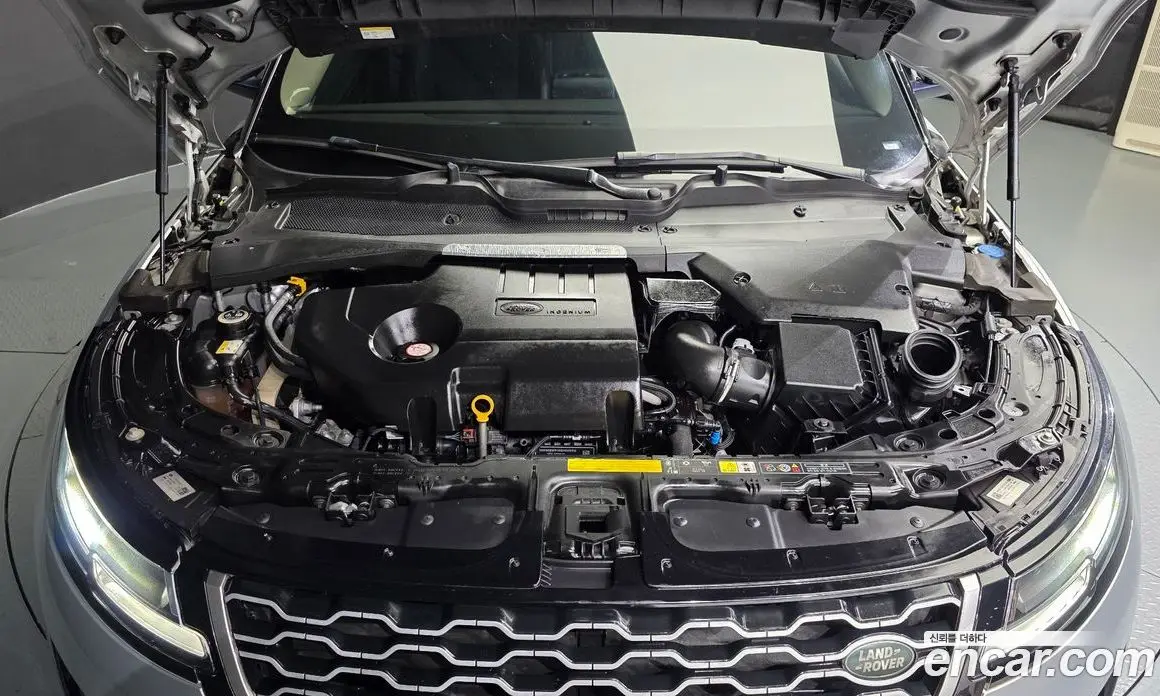 Land Rover Range Rover Evoque 2020 2.0 автомат (гидро), фото 6