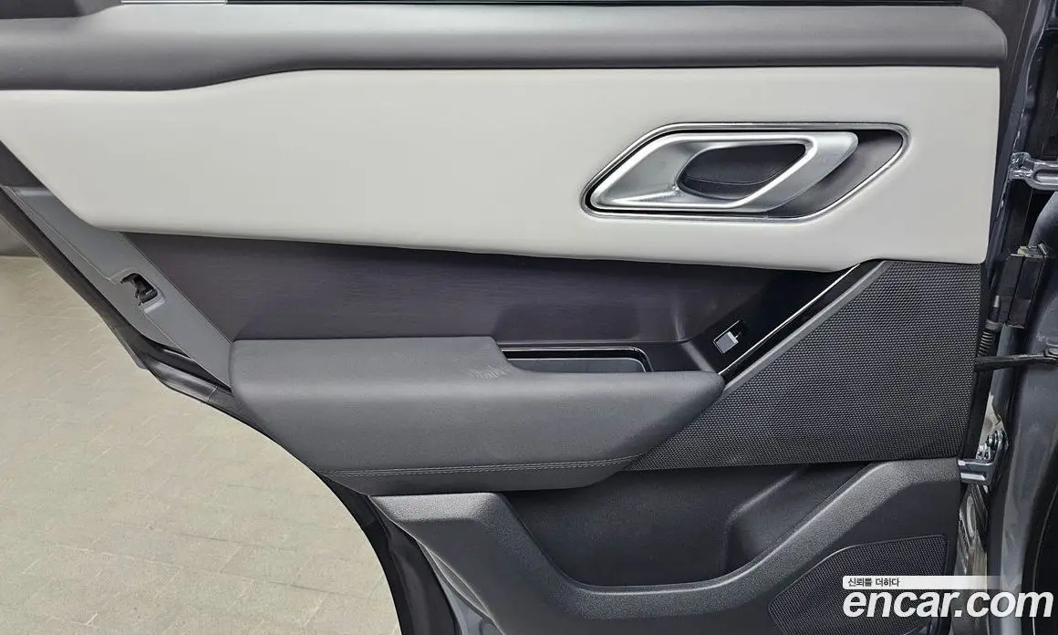 Land Rover Range Rover Velar 2025 2.0 автомат (гидро), фото 14