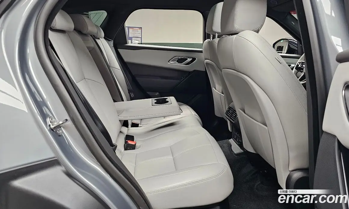 Land Rover Range Rover Velar 2025 2.0 автомат (гидро), фото 15