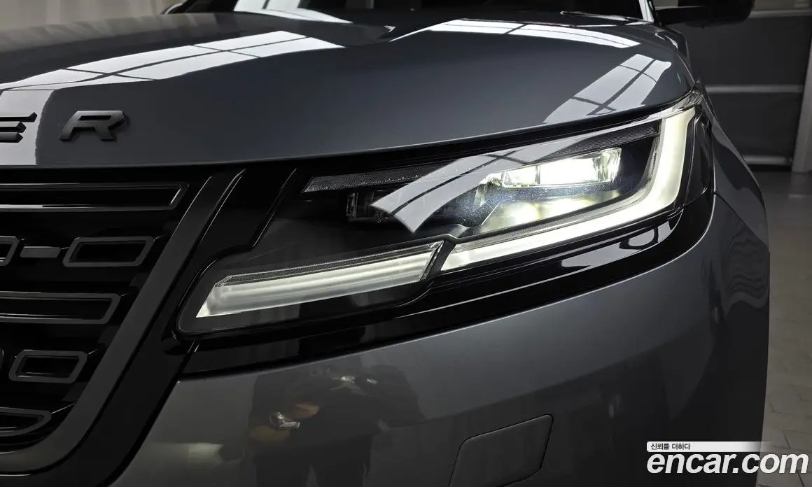 Land Rover Range Rover Velar 2025 2.0 автомат (гидро), фото 7