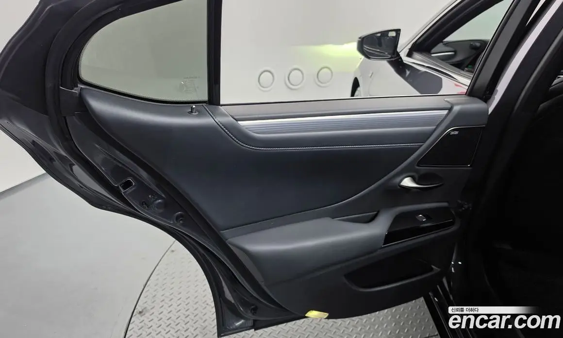 Lexus ES 2021 2.5 автомат (гидро), фото 15
