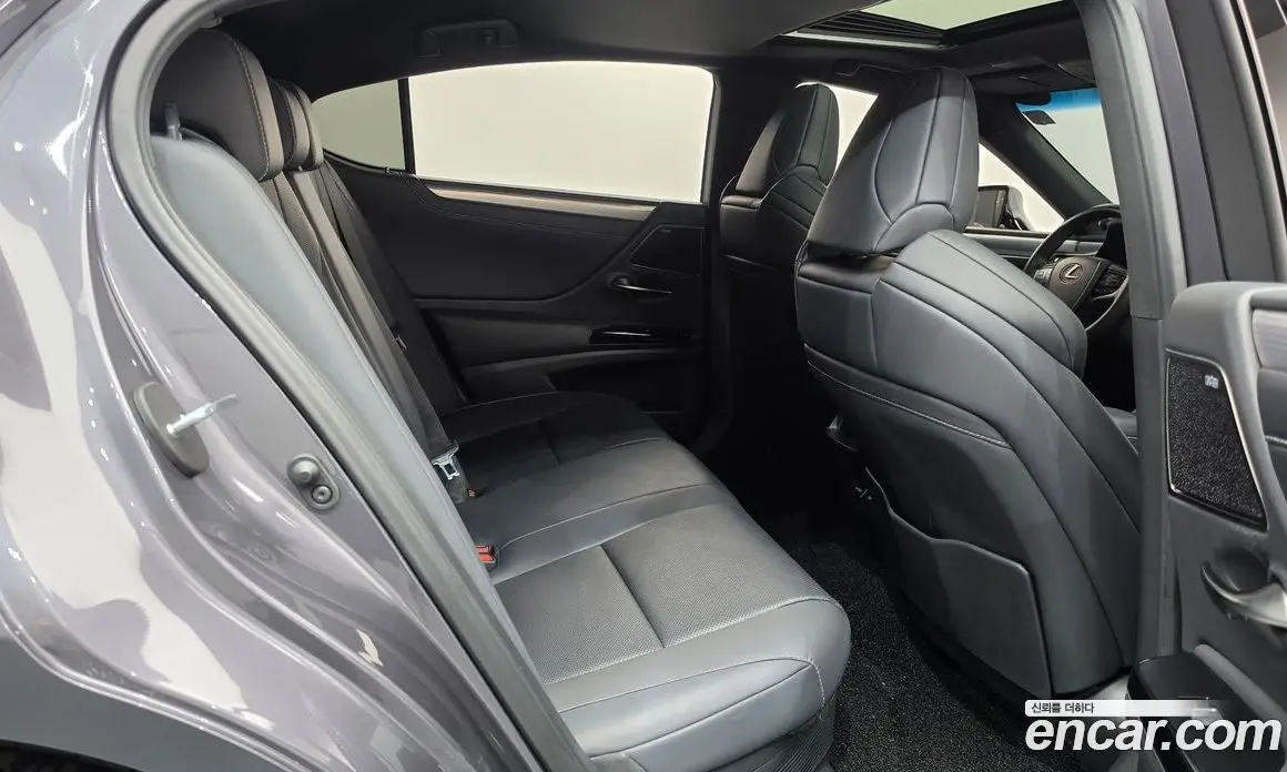 Lexus ES 2021 2.5 автомат (гидро), фото 17