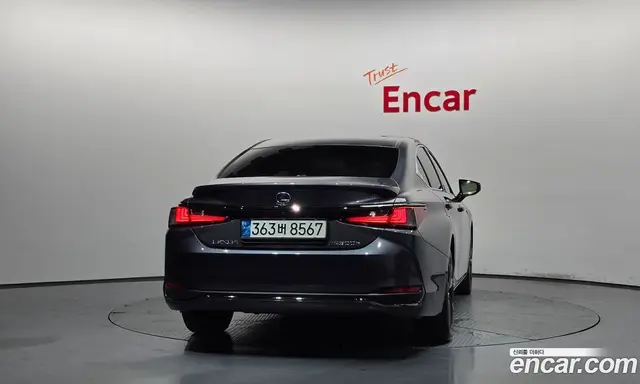 Lexus ES 2021 2.5 автомат (гидро), миниатюра 4
