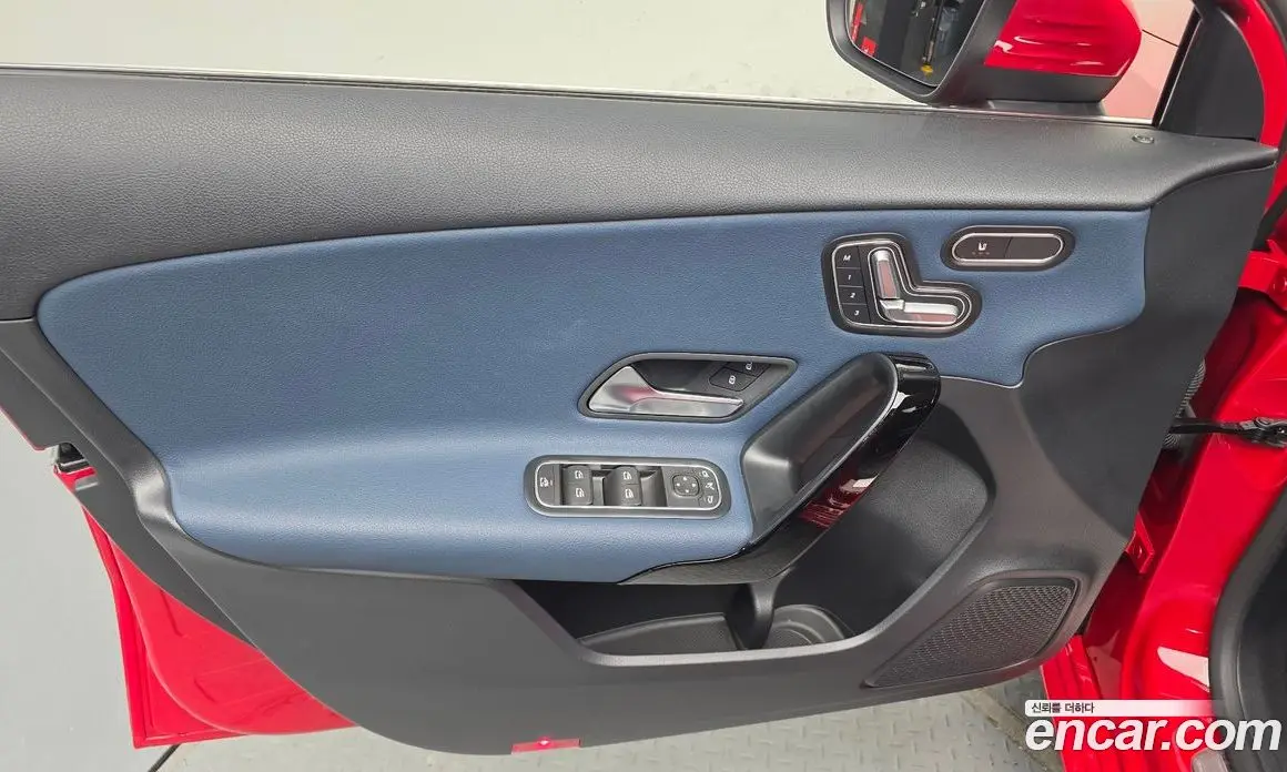 Mercedes-Benz A-Class 2019 2.0 автомат (гидро), фото 13