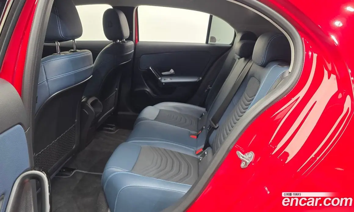 Mercedes-Benz A-Class 2019 2.0 автомат (гидро), фото 17