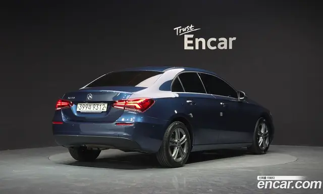 Mercedes-Benz A-Class 2020 2.0 автомат (гидро), миниатюра 2