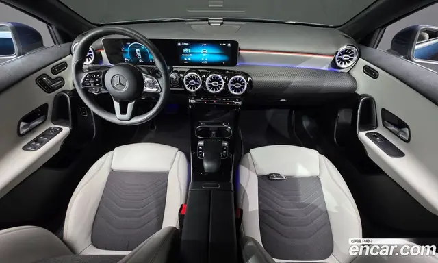 Mercedes-Benz A-Class 2020 2.0 автомат (гидро), миниатюра 10