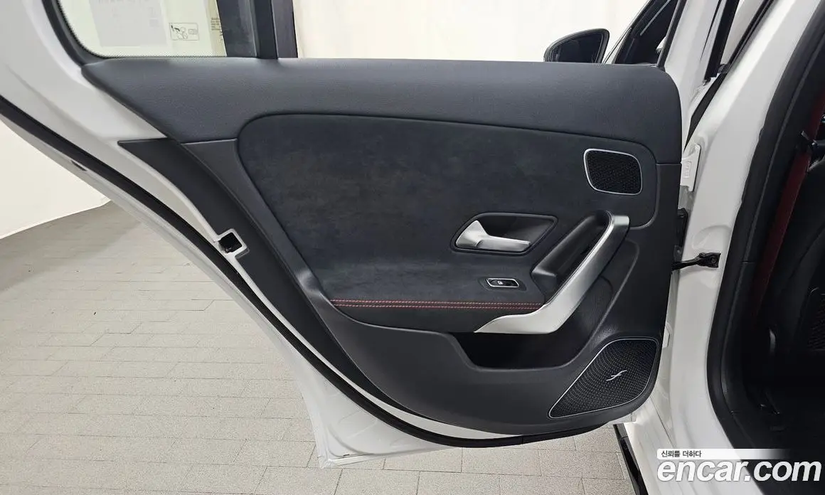 Mercedes-Benz A-Class 2025 2.0 автомат (гидро), фото 14