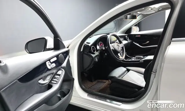 Mercedes-Benz C-Class 2017 2.0 автомат (гидро), миниатюра 12