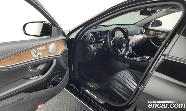 Mercedes-Benz E-Class 2019 2.0 автомат (гидро), миниатюра 12