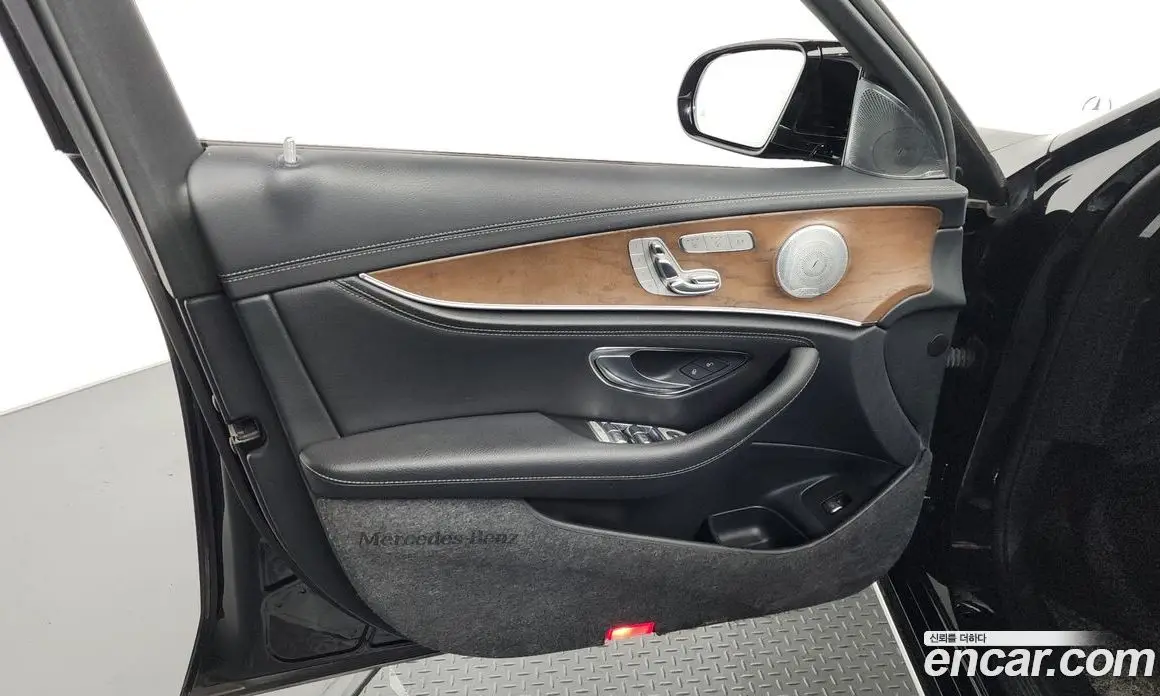 Mercedes-Benz E-Class 2019 2.0 автомат (гидро), фото 13 Mercedes-Benz E-Class 2019 2.0 автомат (гидро), фото 13