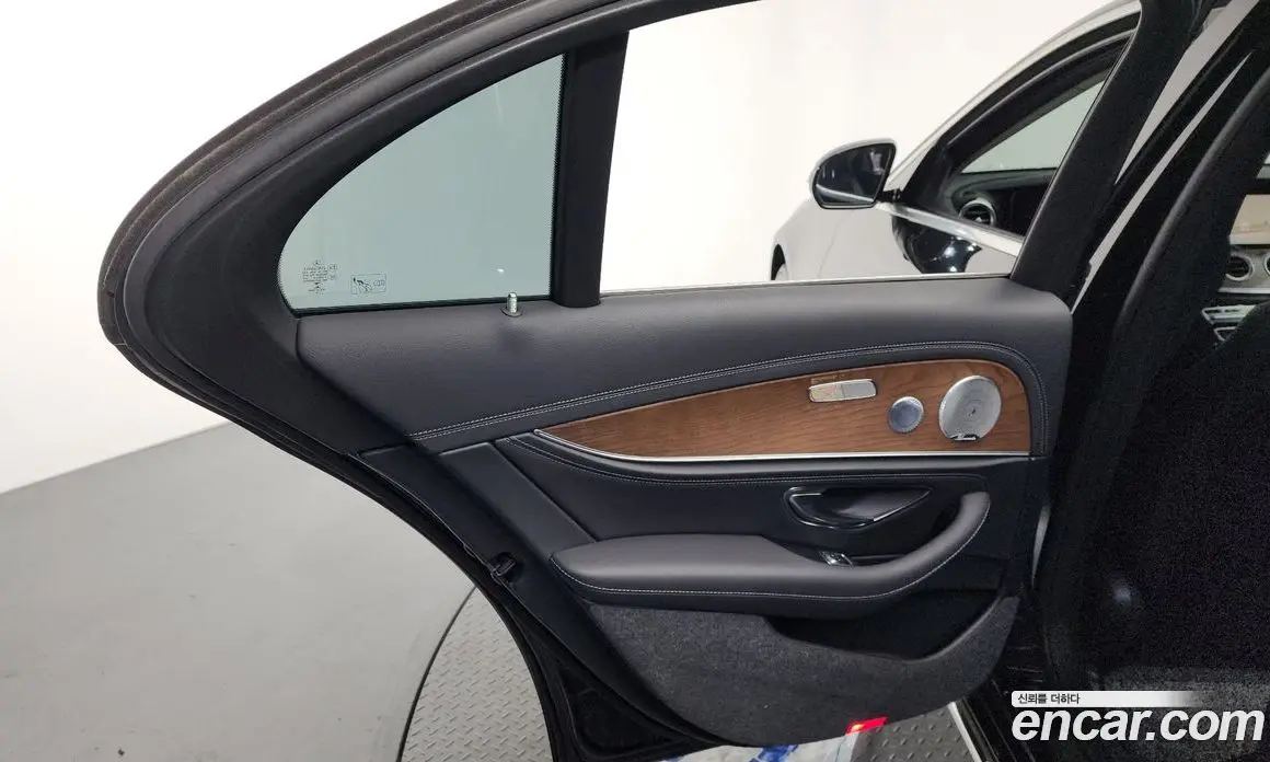 Mercedes-Benz E-Class 2019 2.0 автомат (гидро), фото 14 Mercedes-Benz E-Class 2019 2.0 автомат (гидро), фото 14