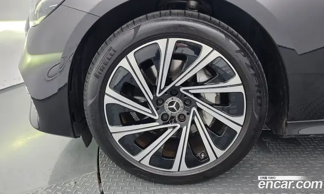Mercedes-Benz E-Class 2024 2.0 автомат (гидро), миниатюра 5