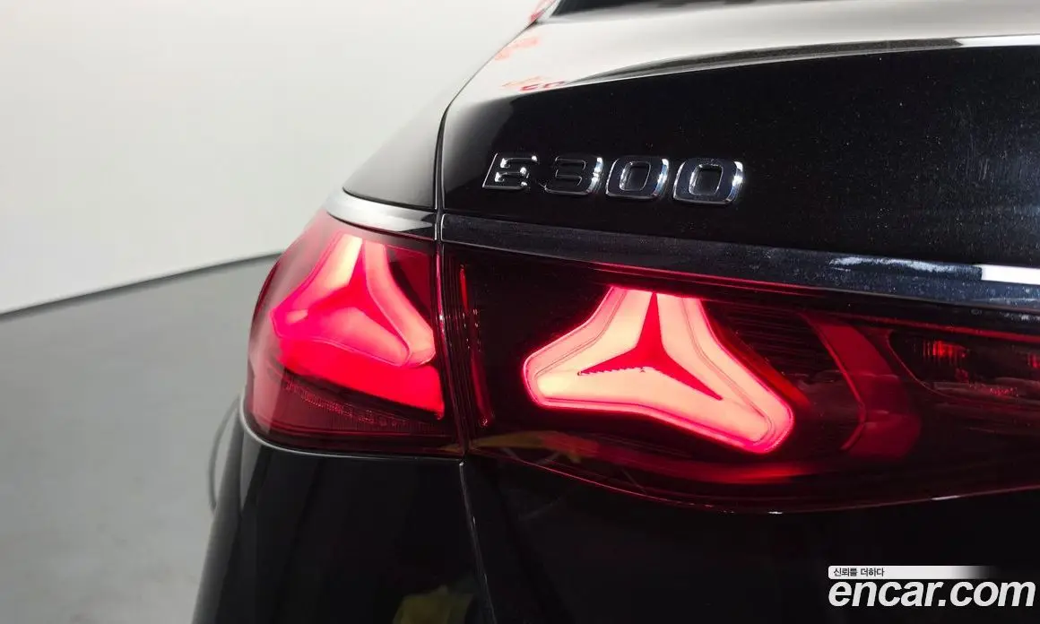 Mercedes-Benz E-Class 2024 2.0 автомат (гидро), фото 9