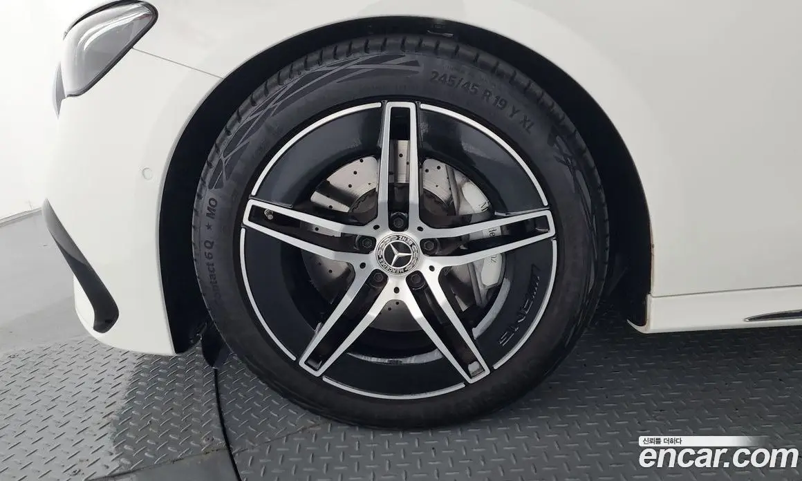 Mercedes-Benz E-Class 2025 2.0 автомат (гидро), фото 4